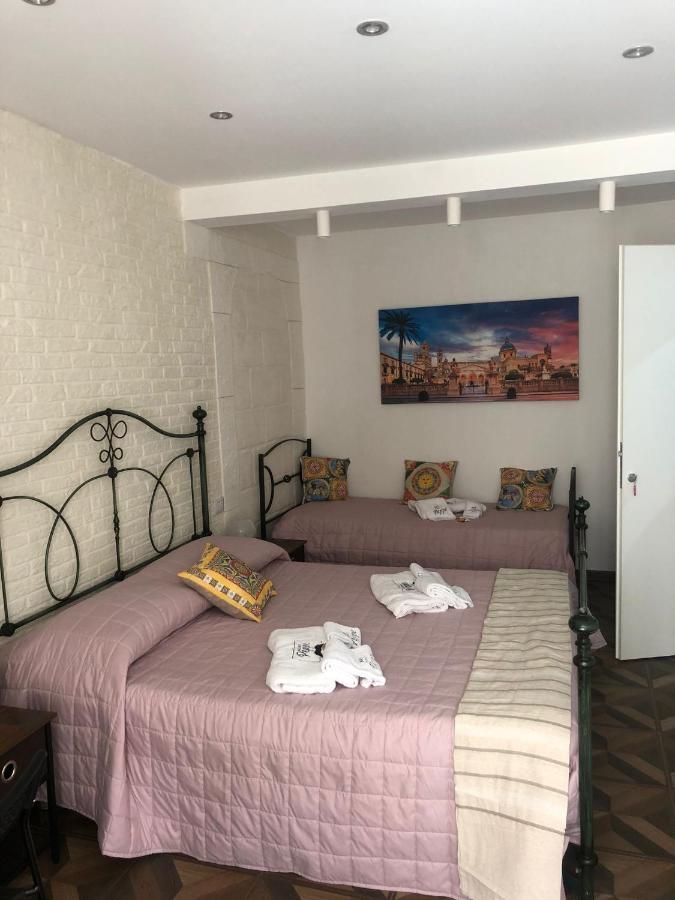 Nonno Peppe Accomodetion Palermo Bagian luar foto