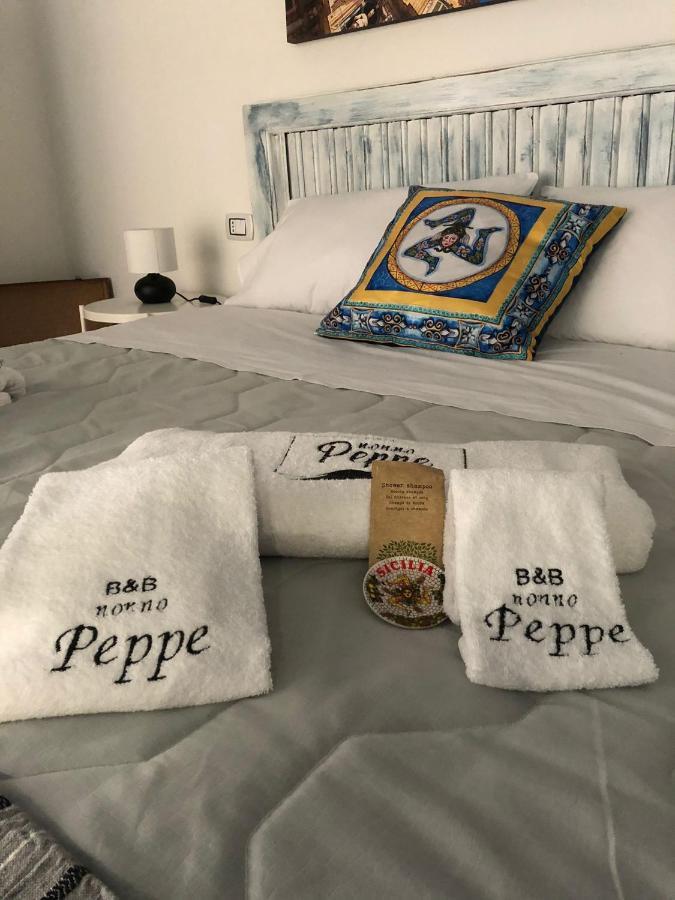 Nonno Peppe Accomodetion Palermo Bagian luar foto