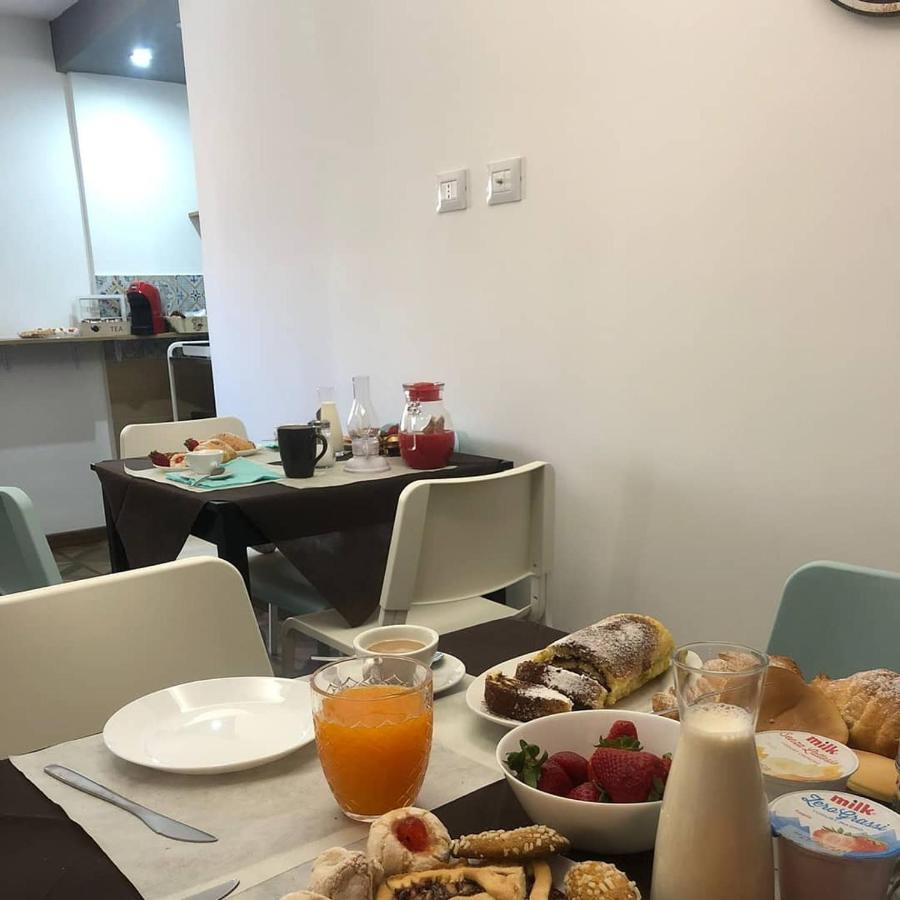 Nonno Peppe Accomodetion Palermo Bagian luar foto